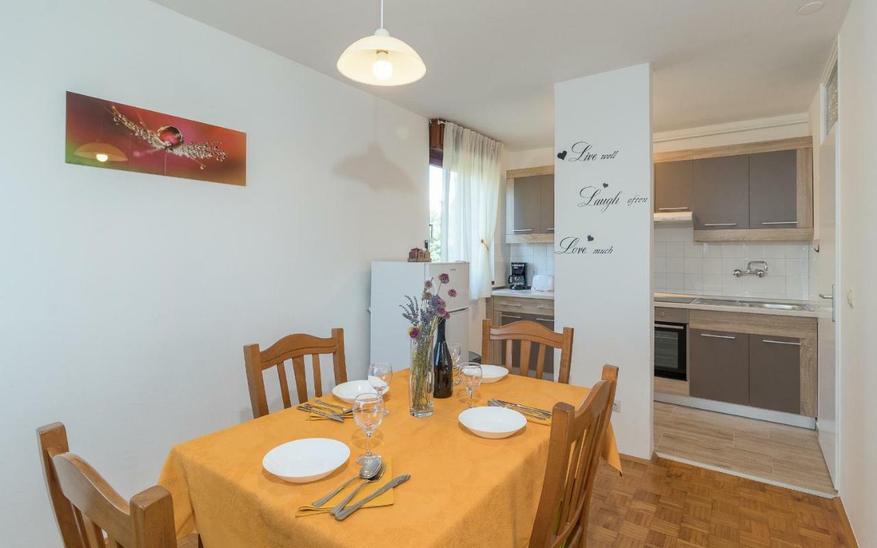 Apartment Maestral Пула Екстер'єр фото